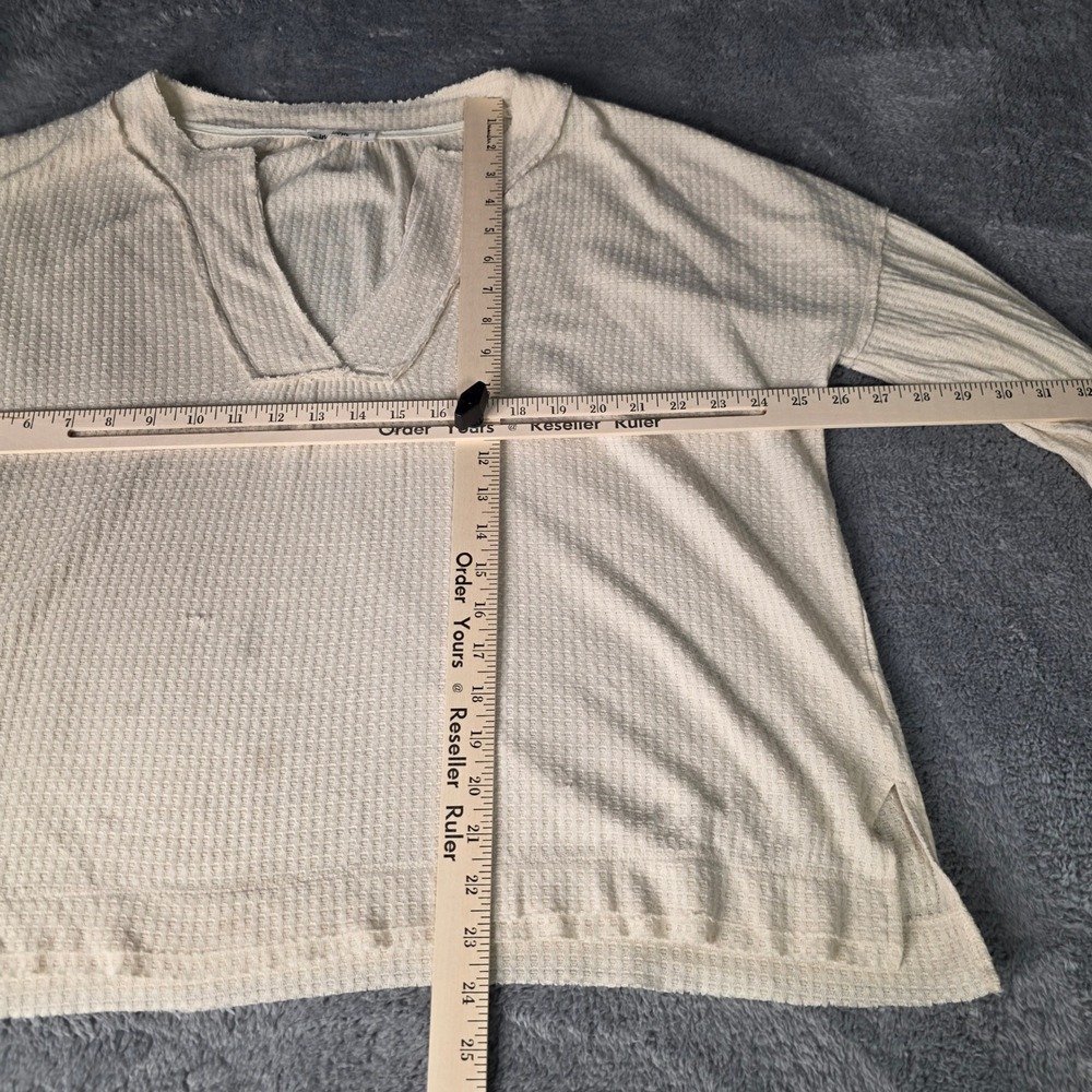 In Loom Womens Medium Top Cream Waffle Knit‎ V-Neck Oversized IL2883 - Picture 2 of 6